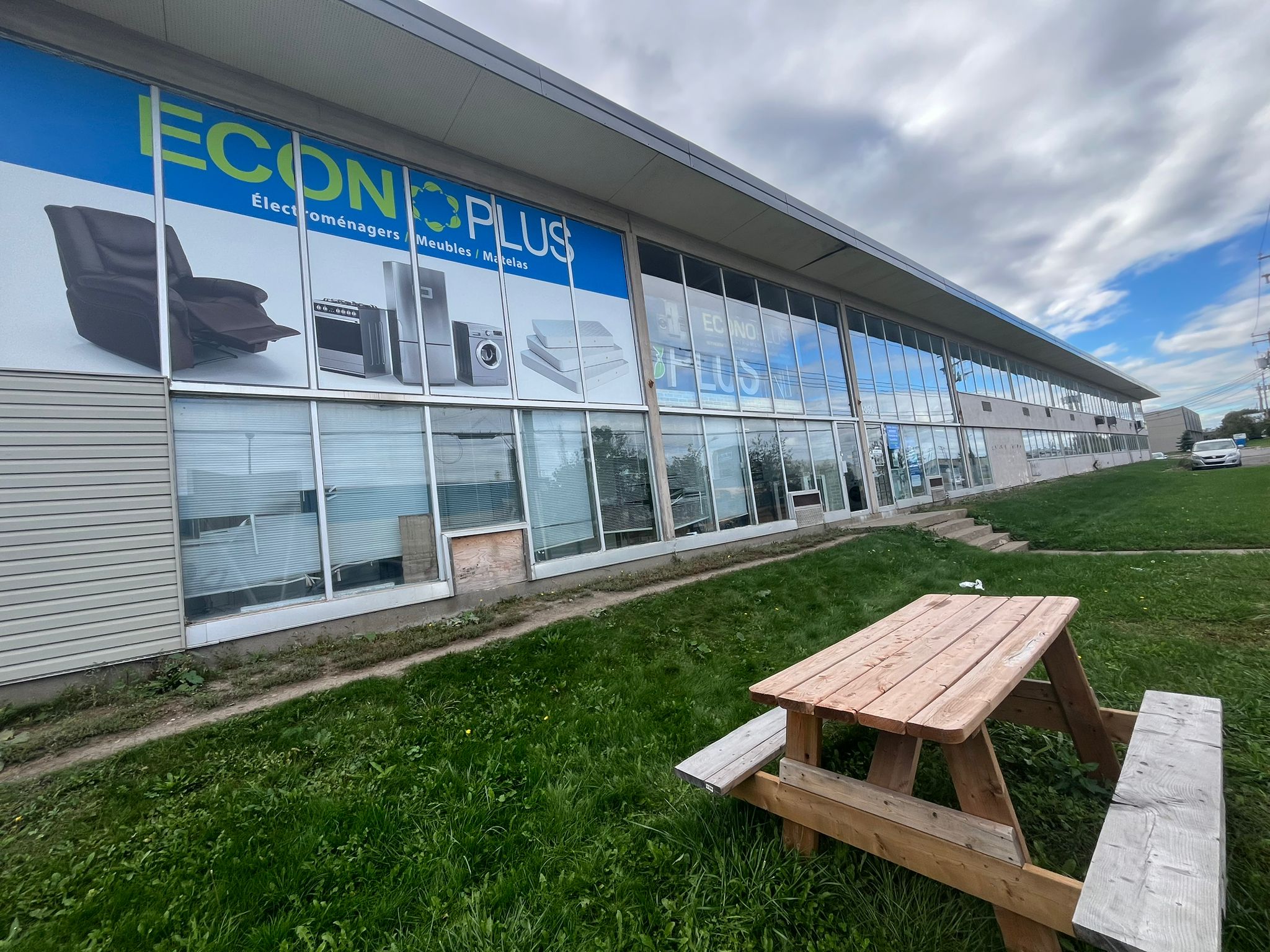 Econoplus Anjou Location – New & Refurbished Appliances